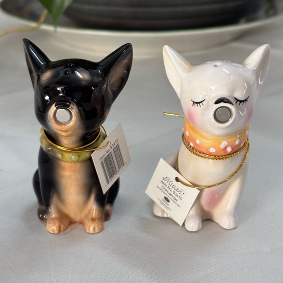 NWT Westland Giftware kissing Chihuahua’s magnetic salt and pepper shakers - Picture 6 of 12